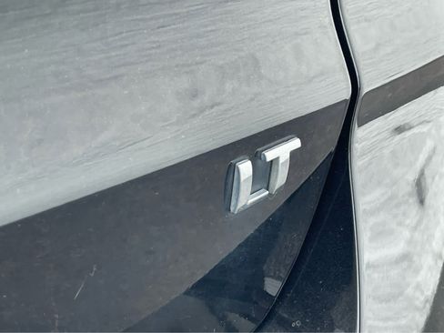 Used 2017 Chevrolet Traverse LT image 10