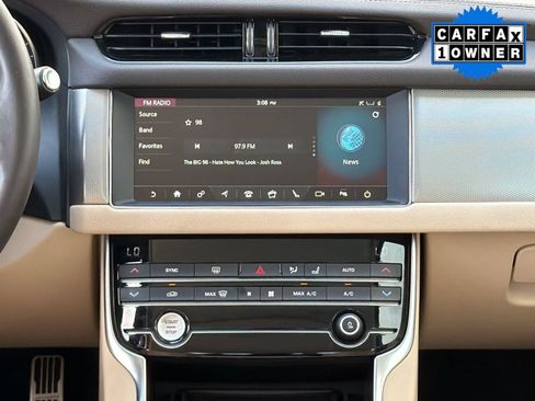 Used 2020 Jaguar XF Prestige AWD/4WD image 18