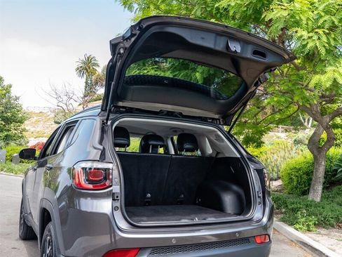 Used 2021 Jeep Compass Trailhawk image 42