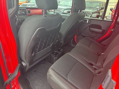 Certified 2022 Jeep Gladiator Rubicon w/ LED Lighting Group image 16