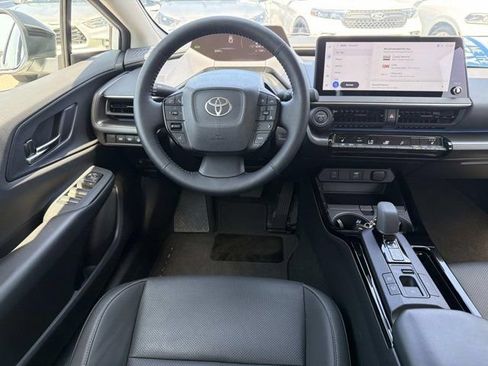 Certified 2025 Toyota Prius FWD image 23