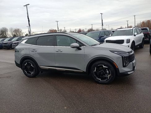 New 2026 Kia Sportage EX image 2