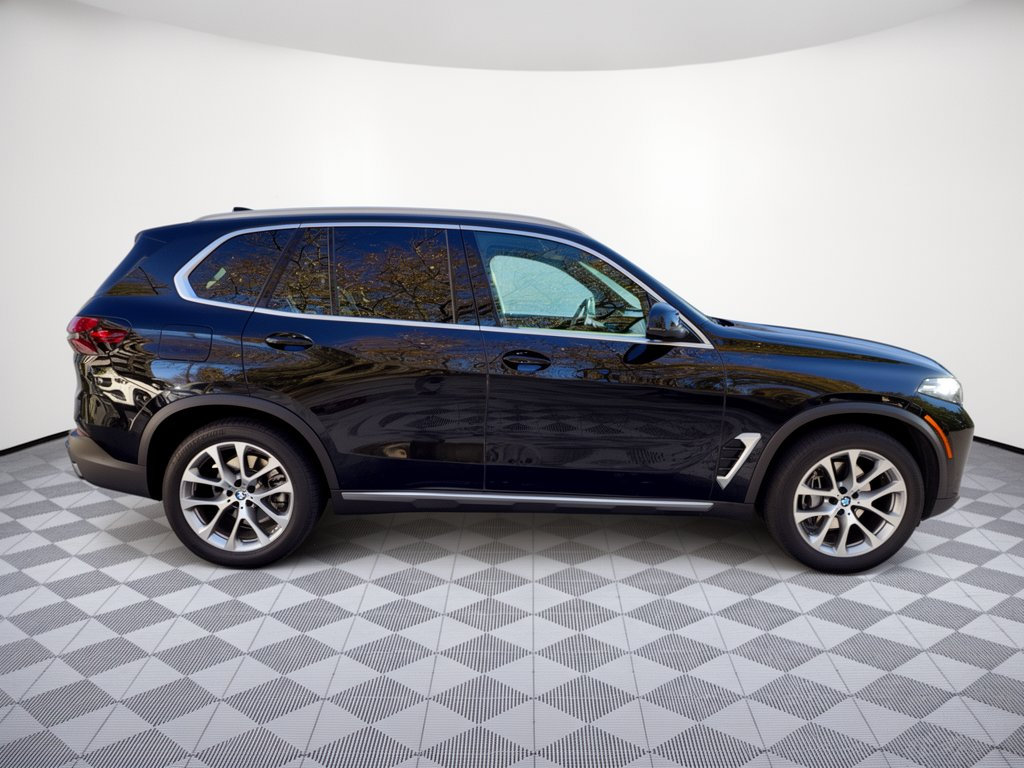 Used 2024 BMW X5 xDrive40i w/ Premium Package AWD/4WD image 8
