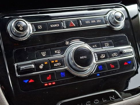 Certified 2022 Lincoln Corsair AWD w/ Equipment Group 101A image 15