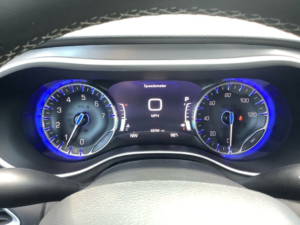 Used 2025 Chrysler Pacifica Select FWD image 30