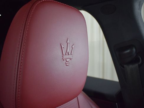 Certified 2023 Maserati Grecale Modena AWD/4WD image 38