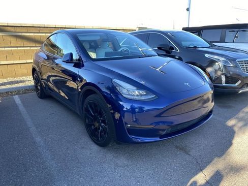 Used 2022 Tesla Model Y Long Range AWD/4WD image 5