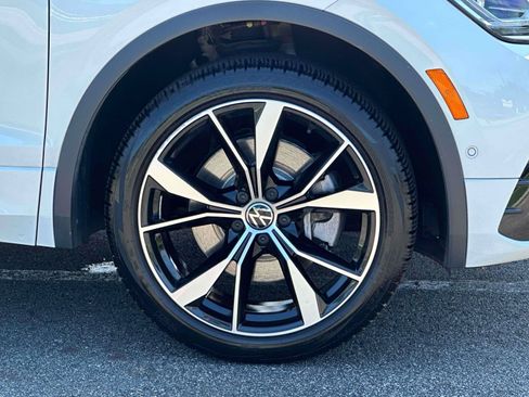 Certified 2023 Volkswagen Tiguan SEL R-Line AWD/4WD image 6