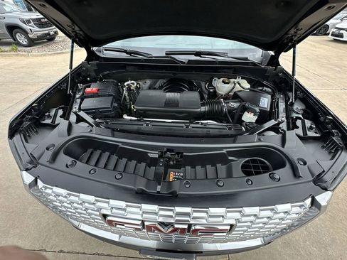 Certified 2021 GMC Yukon Denali w/ Denali Ultimate Package image 32