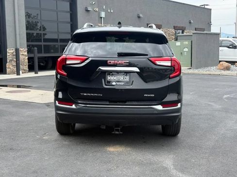 Used 2024 GMC Terrain SLT AWD/4WD image 4