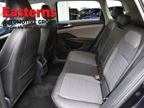 Used 2024 Volkswagen Taos SE FWD image 20