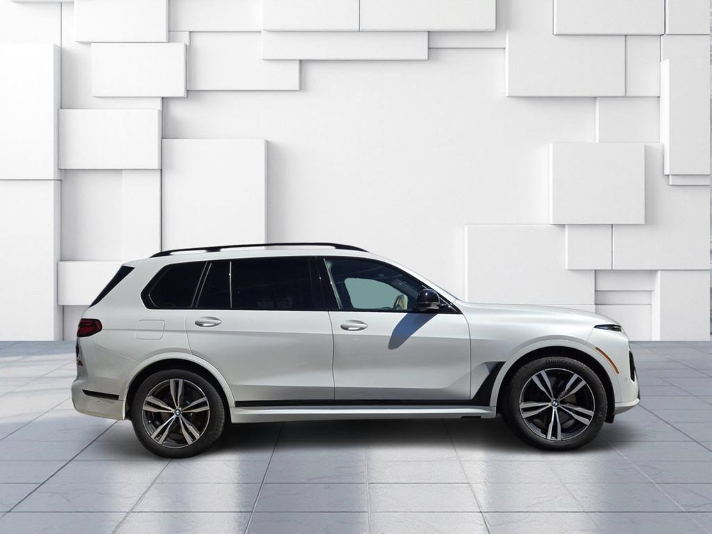 Certified 2025 BMW X7 M60i AWD/4WD image 6