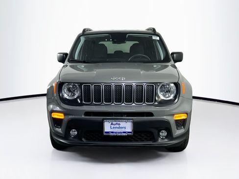 Used 2022 Jeep Renegade Latitude w/ Convenience Group AWD/4WD image 2