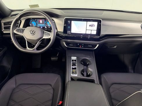 Used 2024 Volkswagen Atlas Cross Sport SE AWD/4WD image 13