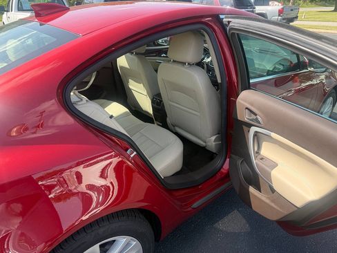 Used 2015 Buick Regal FWD image 11