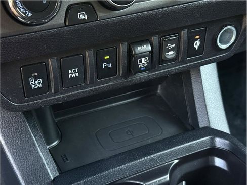 Used 2018 Toyota Tacoma TRD Pro AWD/4WD image 17