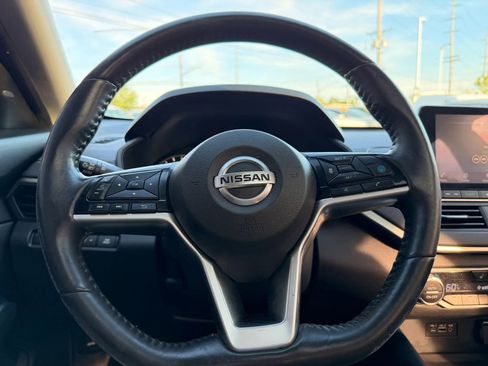 Used 2019 Nissan Altima 2.5 SV FWD image 29