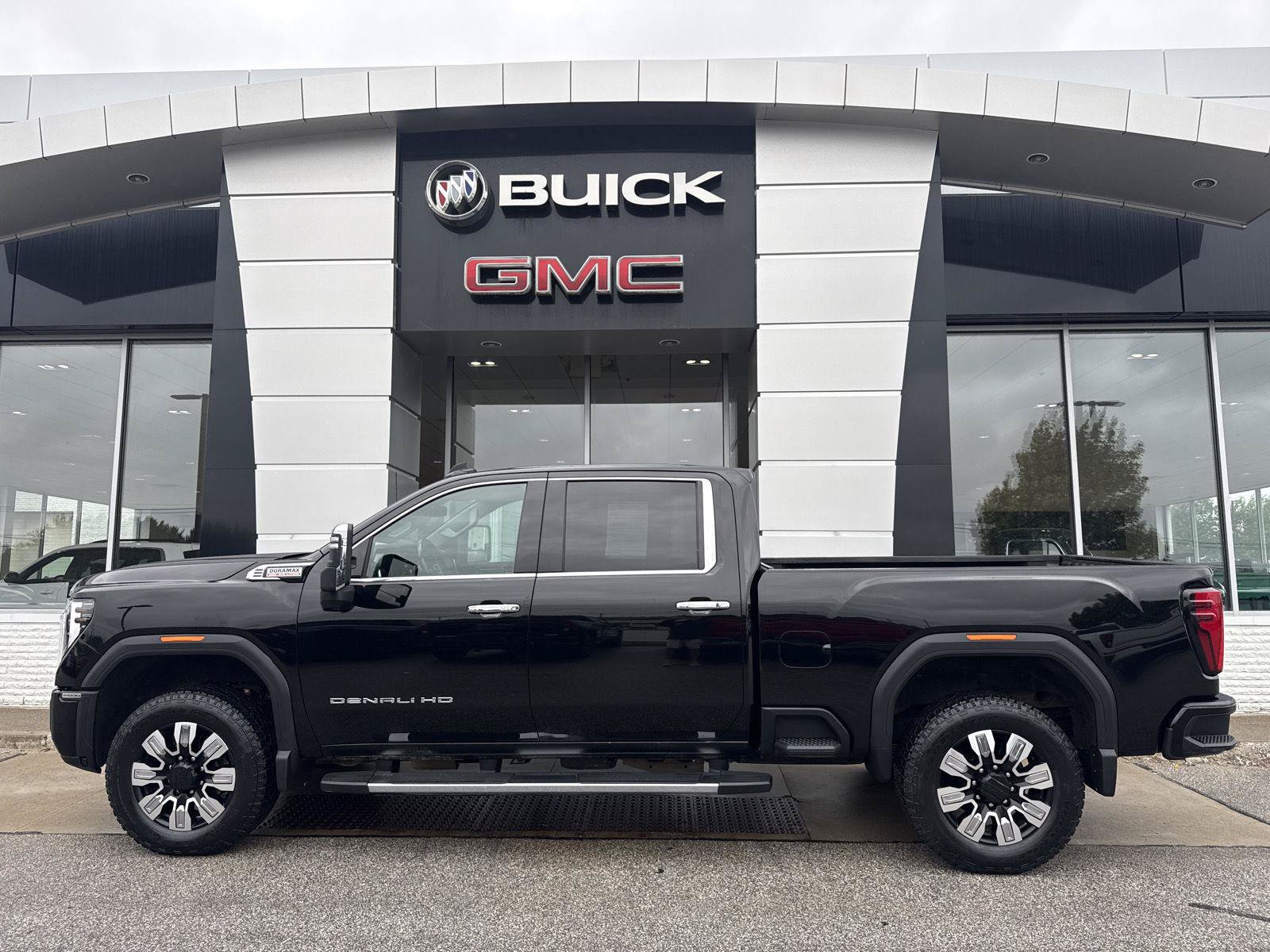 Used 2025 GMC Sierra 2500 Denali AWD/4WD image 12