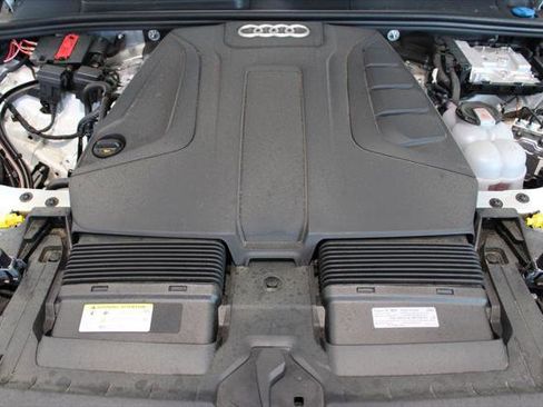 Certified 2025 Audi Q7 2.0T Premium Plus AWD/4WD image 42