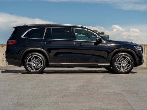 Certified 2025 Mercedes-Benz GLS 450 4MATIC image 6