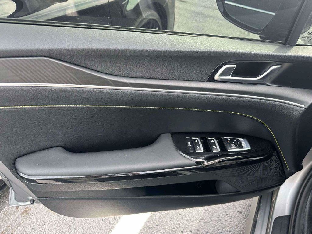 Used 2025 Kia K5 GT FWD image 16