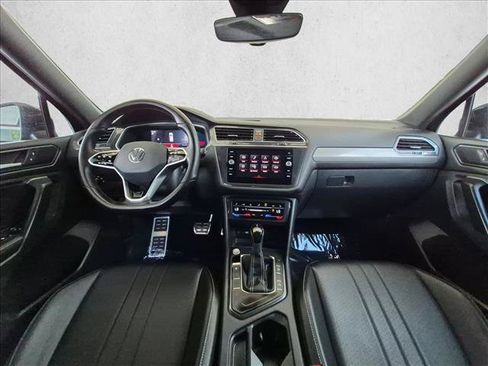 Used 2023 Volkswagen Tiguan SE R-Line FWD image 18