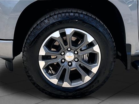 Used 2024 Chevrolet Silverado 1500 High Country w/ Technology Package AWD/4WD image 11