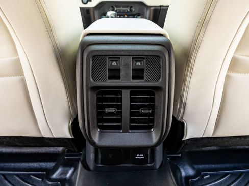 Used 2025 Ford Bronco Heritage Edition AWD/4WD image 34