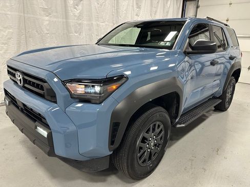 Used 2025 Toyota 4Runner SR5 AWD/4WD image 3