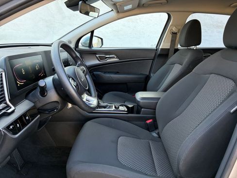 Used 2025 Kia Sportage LX image 25