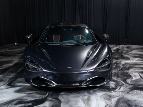 Used 2018 McLaren 720S RWD image 10