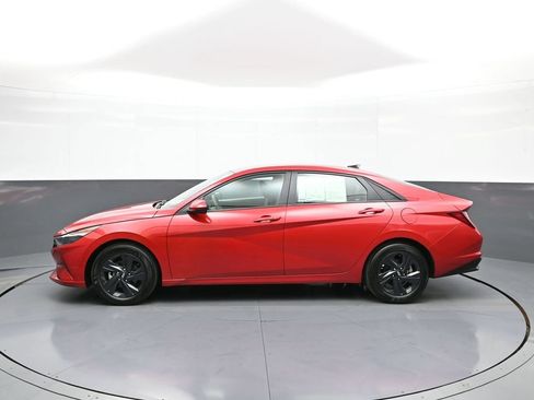Certified 2023 Hyundai Elantra SEL FWD image 9