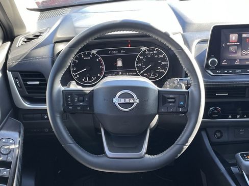 Used 2025 Nissan Rogue SV image 11