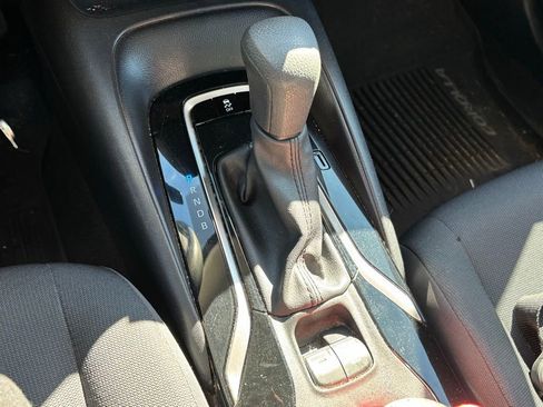 Used 2020 Toyota Corolla LE image 11