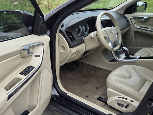 Used 2013 Volvo XC60 3.2 Premier Plus FWD image 16