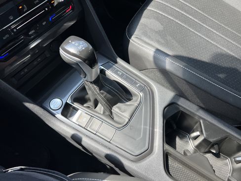 Certified 2024 Volkswagen Tiguan SE R-Line FWD image 23