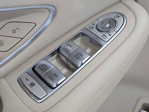 Certified 2020 Mercedes-Benz GLC 300 image 23