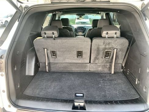 Certified 2023 Chevrolet Traverse LT FWD image 24