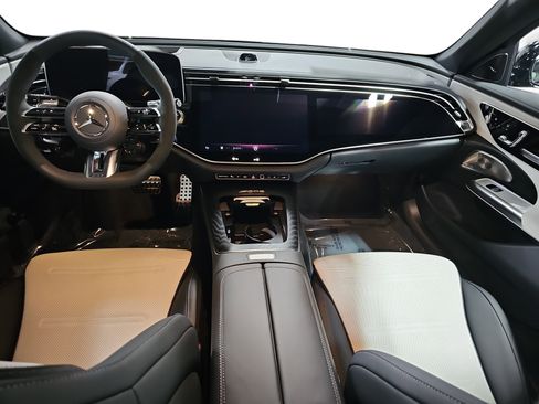 New 2026 Mercedes-Benz E 53 AMG e 4MATIC Sedan image 9