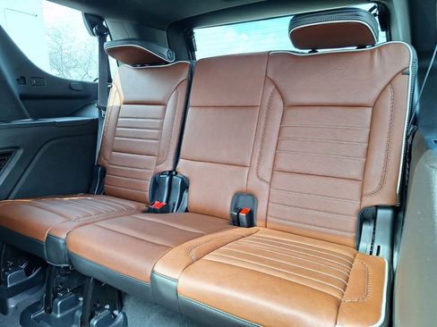 Used 2023 GMC Yukon Denali Ultimate w/ LPO, Floor Liner Package image 10