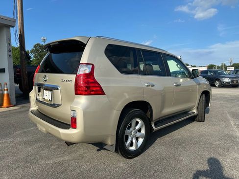 Used 2011 Lexus GX 460 image 3
