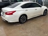 Used 2017 Nissan Altima 2.5 SV image 4