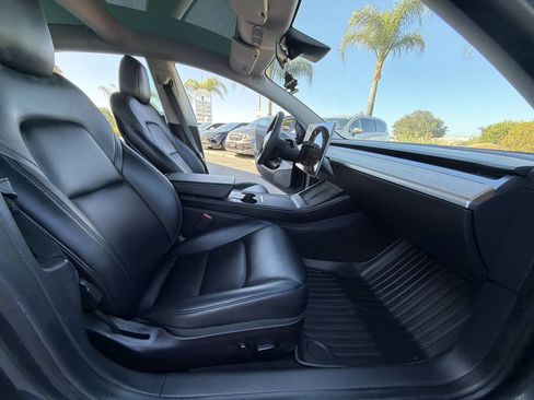 Used 2021 Tesla Model 3 Standard Range Plus RWD image 17