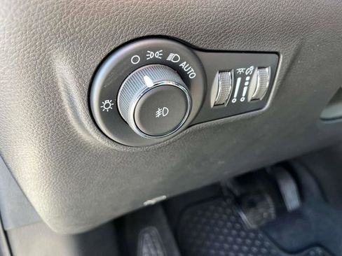 Used 2022 Jeep Compass Latitude w/ Convenience Group AWD/4WD image 30