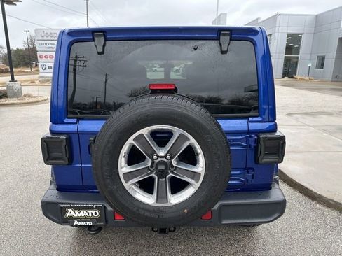 Used 2019 Jeep Wrangler Unlimited Sahara image 7