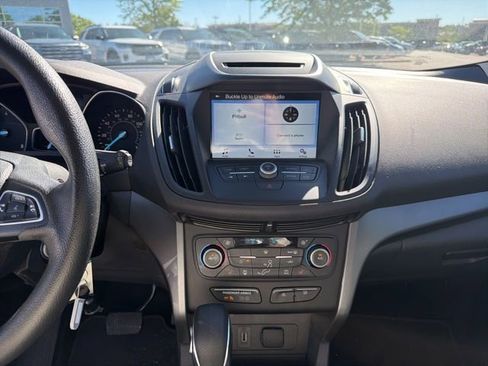 Used 2018 Ford Escape SE w/ SE Sync 3 Package AWD/4WD image 16