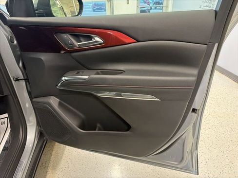 Used 2025 Chevrolet Traverse Z71 image 46