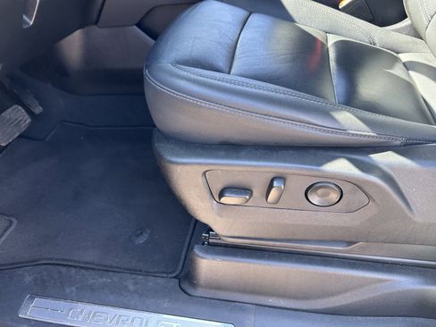 Used 2024 Chevrolet Tahoe LT image 11