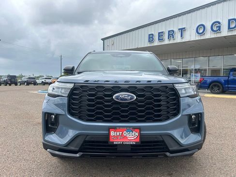 Used 2025 Ford Explorer ST-Line RWD image 2