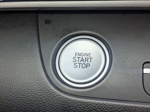 Used 2024 Hyundai Elantra SEL FWD image 34